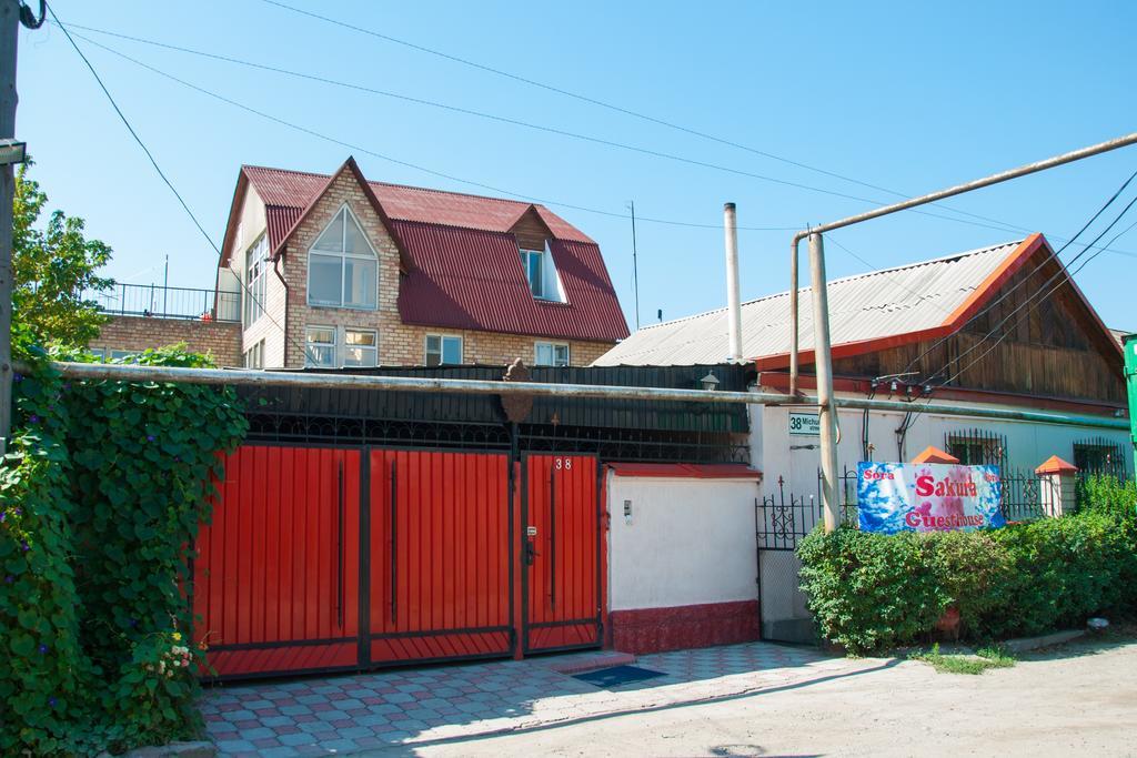 Sakura Guesthouse Bischkek Exterior foto